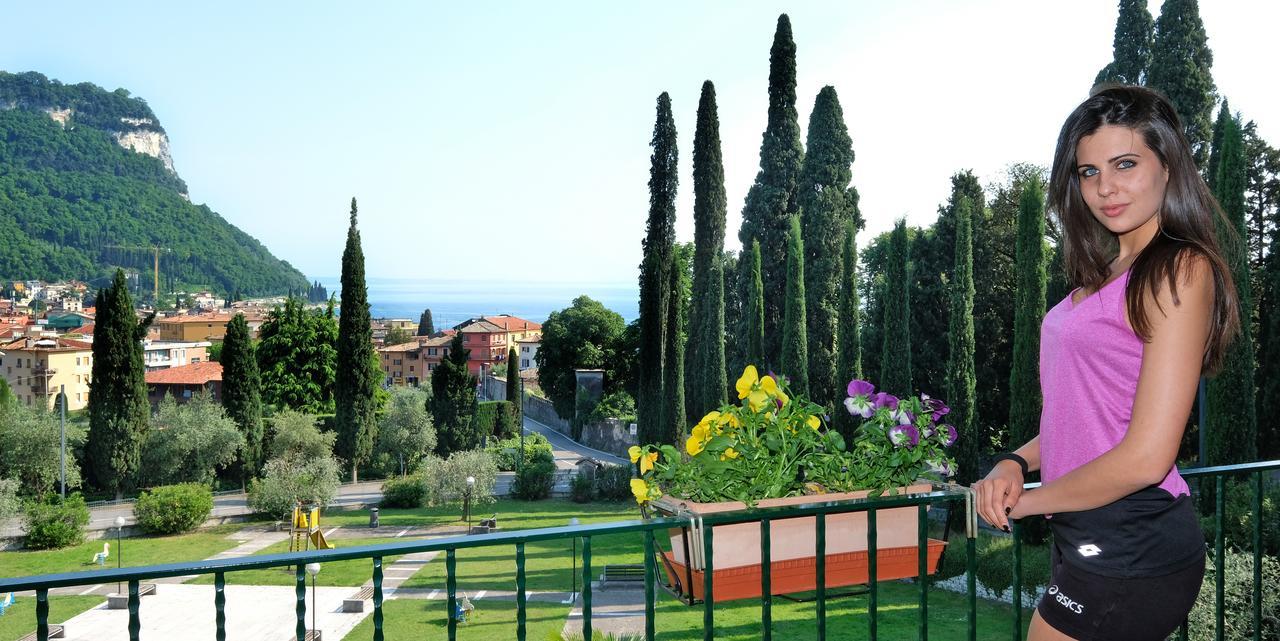 Villa Madrina Lovely And Dynamic Hotel Garda  Exteriér fotografie